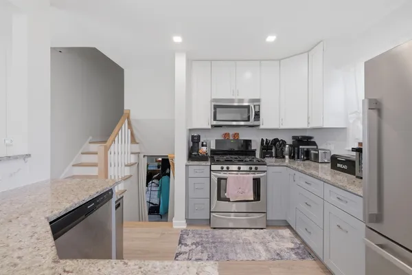 $3,200 | 1506 West Palm Drive, Mount Prospect, IL 60056