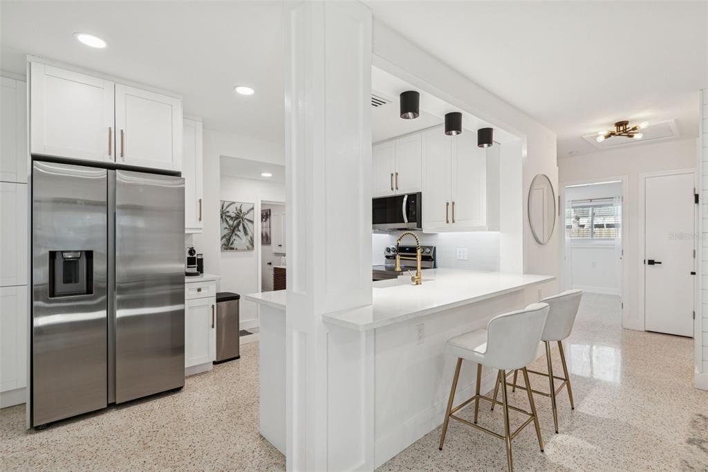 2488 Del Rio Way Dunedin, FL 34698 - Photo 8 of 33