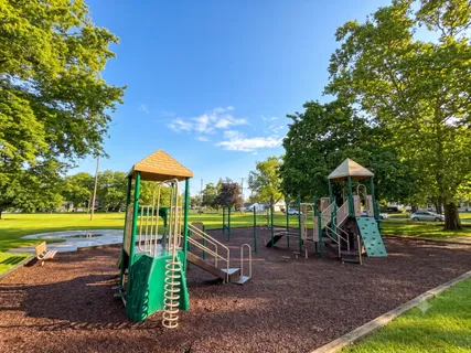 $350,000 | 1642 Wheeler Street, Woodstock, IL 60098