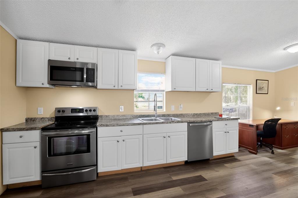 102 3rd Street Lady Lake, FL 32159 - Photo 11 of 30