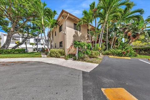 $249,900 | 2965 Northeast 8th Terrace, Unit 101, Oakland Park, FL 33334
