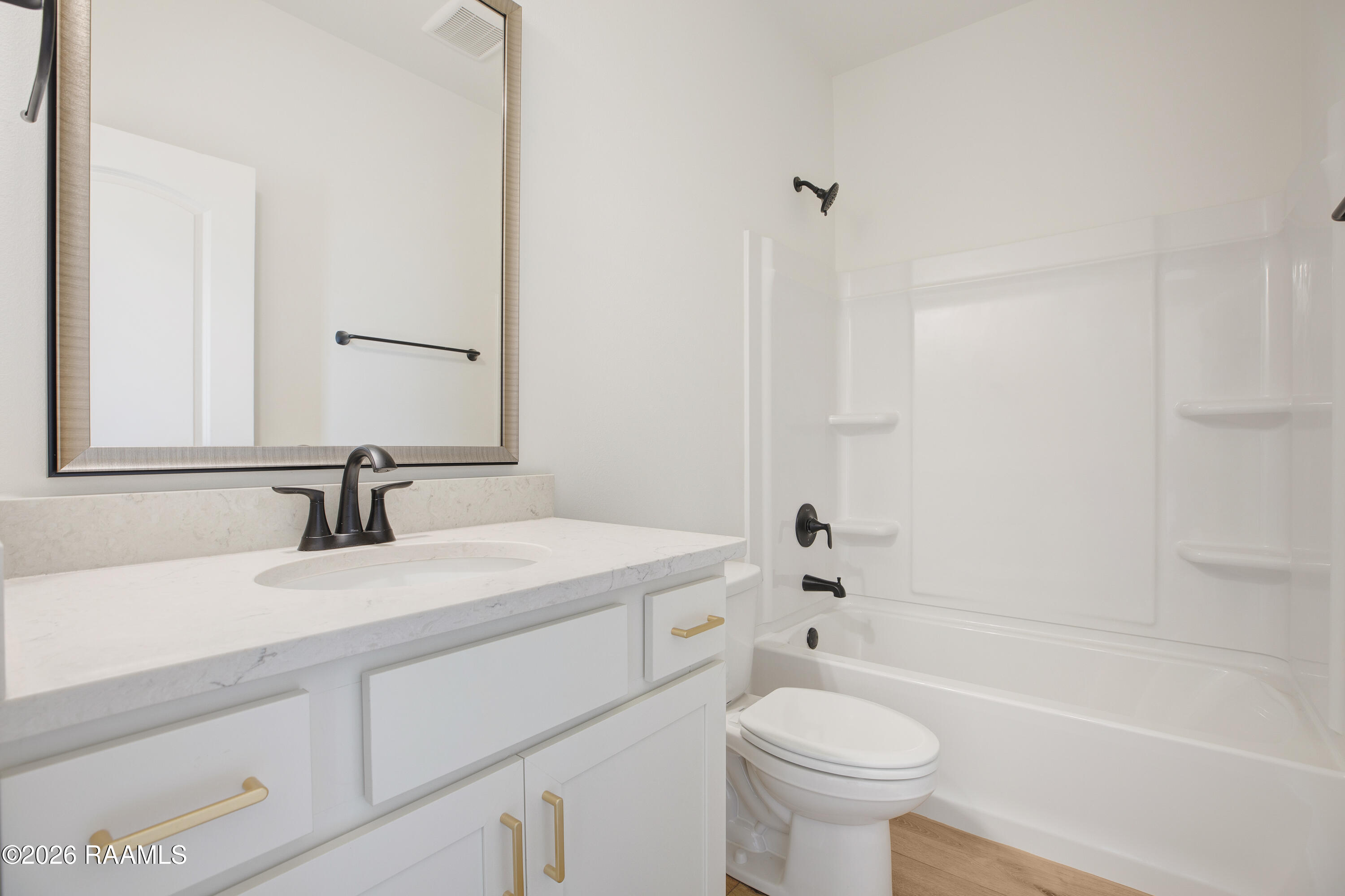 102 Ridgedale Scott, LA 70583 - Photo 8 of 25 Bathroom 1