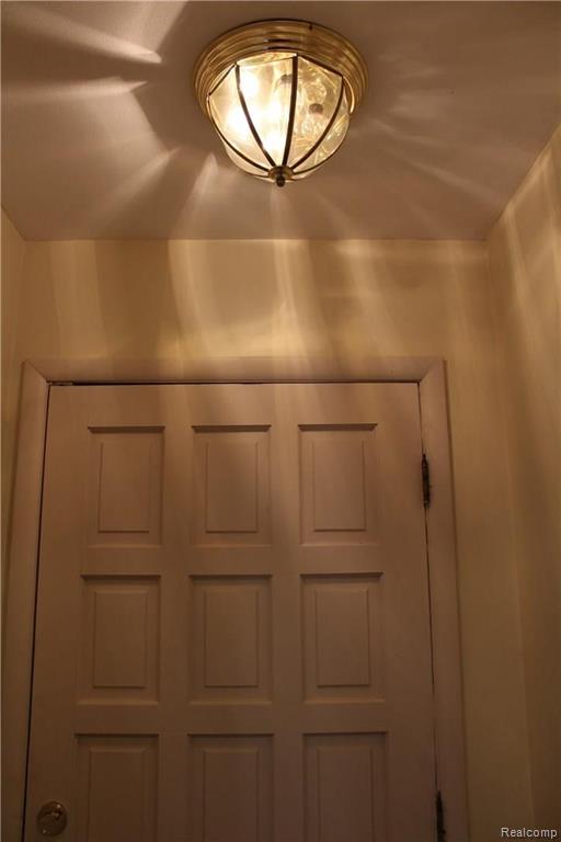 28391 Bay Tree Road Farmington Hills, MI 48334 - Photo 11 of 74