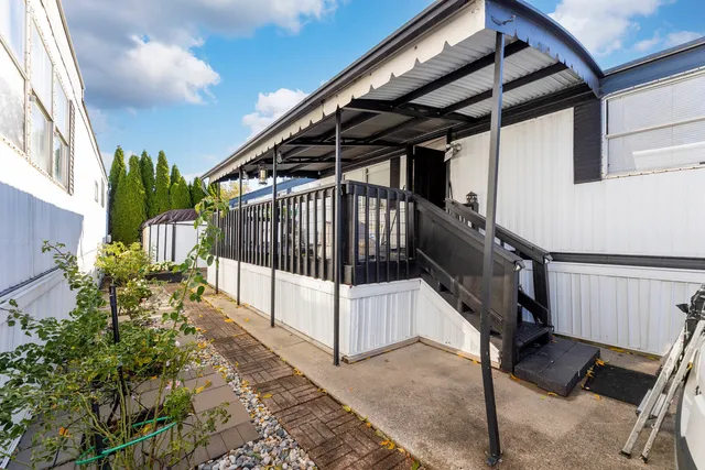a view of a storage & utility room