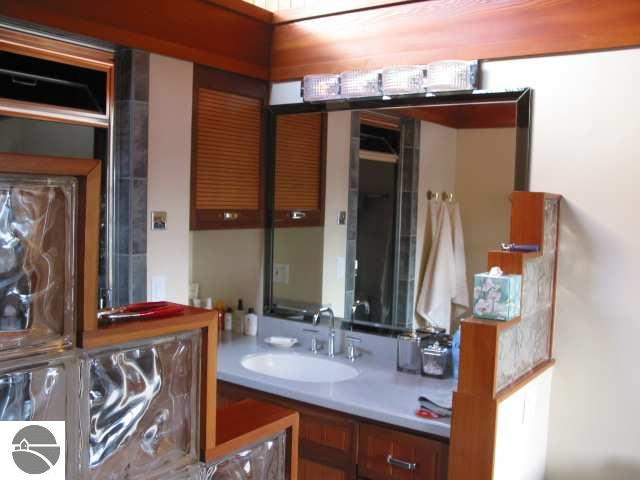 8461 East Lincoln Road Traverse City, MI 49684 - Photo 11 of 15 1713400-10.JPG