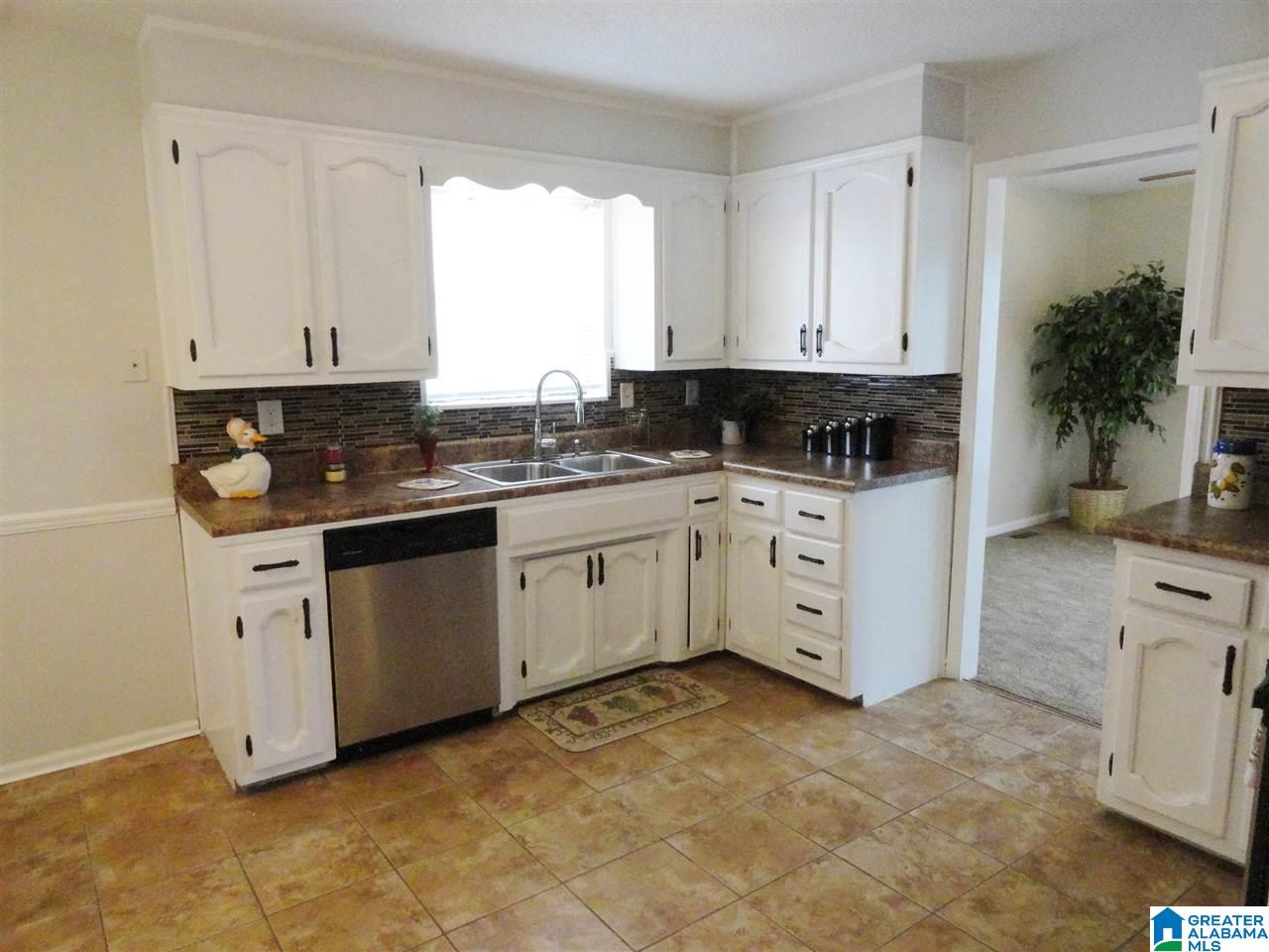 5013 Ellen Lane Adamsville, AL 35005 - Photo 6 of 33