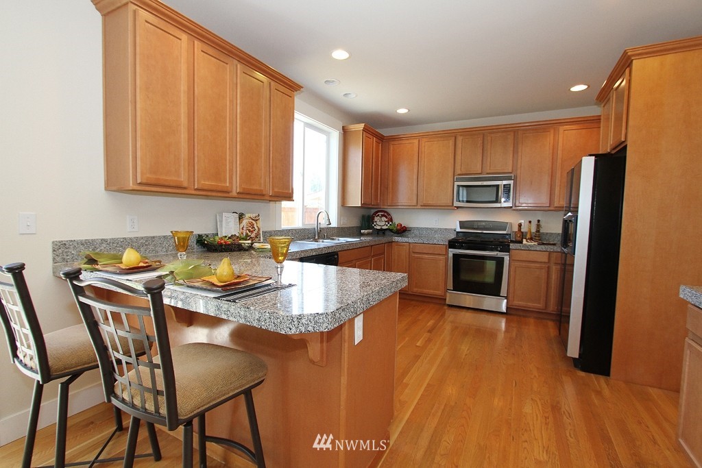 520 Kitsap Avenue Northeast Renton, WA 98059 - Photo 2 of 13