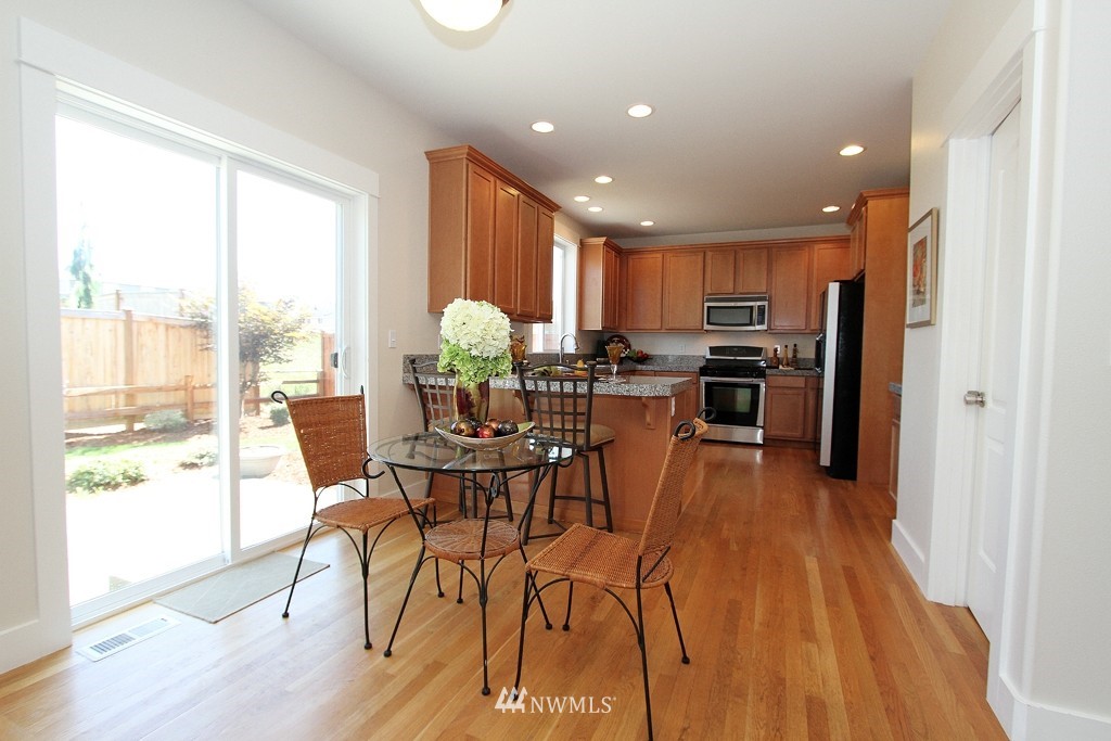 520 Kitsap Avenue Northeast Renton, WA 98059 - Photo 11 of 13