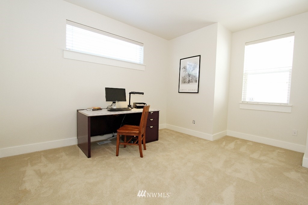 520 Kitsap Avenue Northeast Renton, WA 98059 - Photo 6 of 13