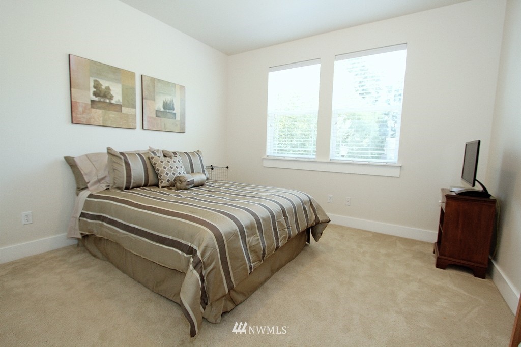 520 Kitsap Avenue Northeast Renton, WA 98059 - Photo 7 of 13