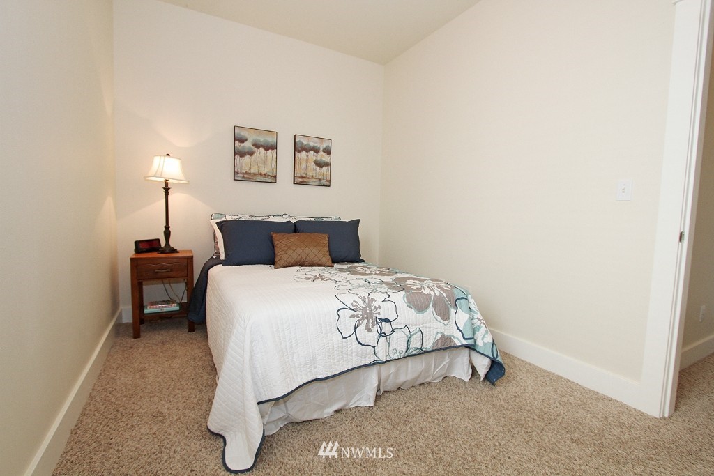 520 Kitsap Avenue Northeast Renton, WA 98059 - Photo 8 of 13