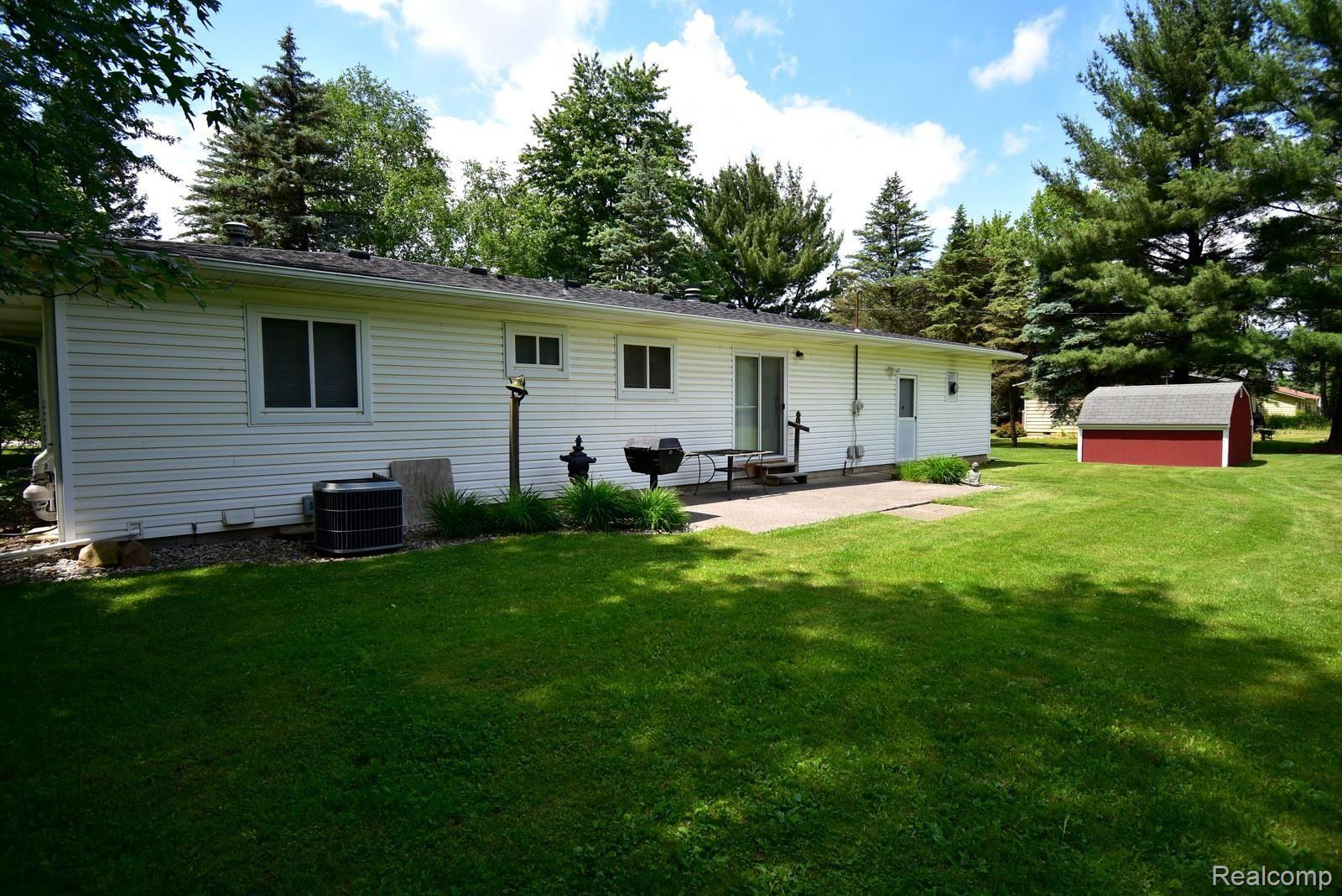 8571 Farley Road Pinckney, MI 48169 - Photo 26 of 32 23 REAR.JPG