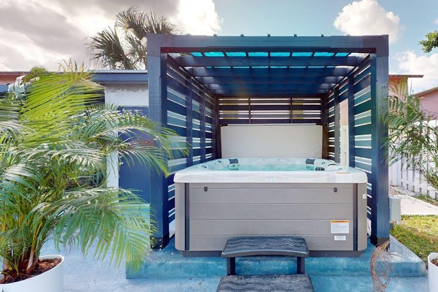 741 West 10th Street Riviera Beach, FL 33404 - Photo 21 of 30 Hot tub