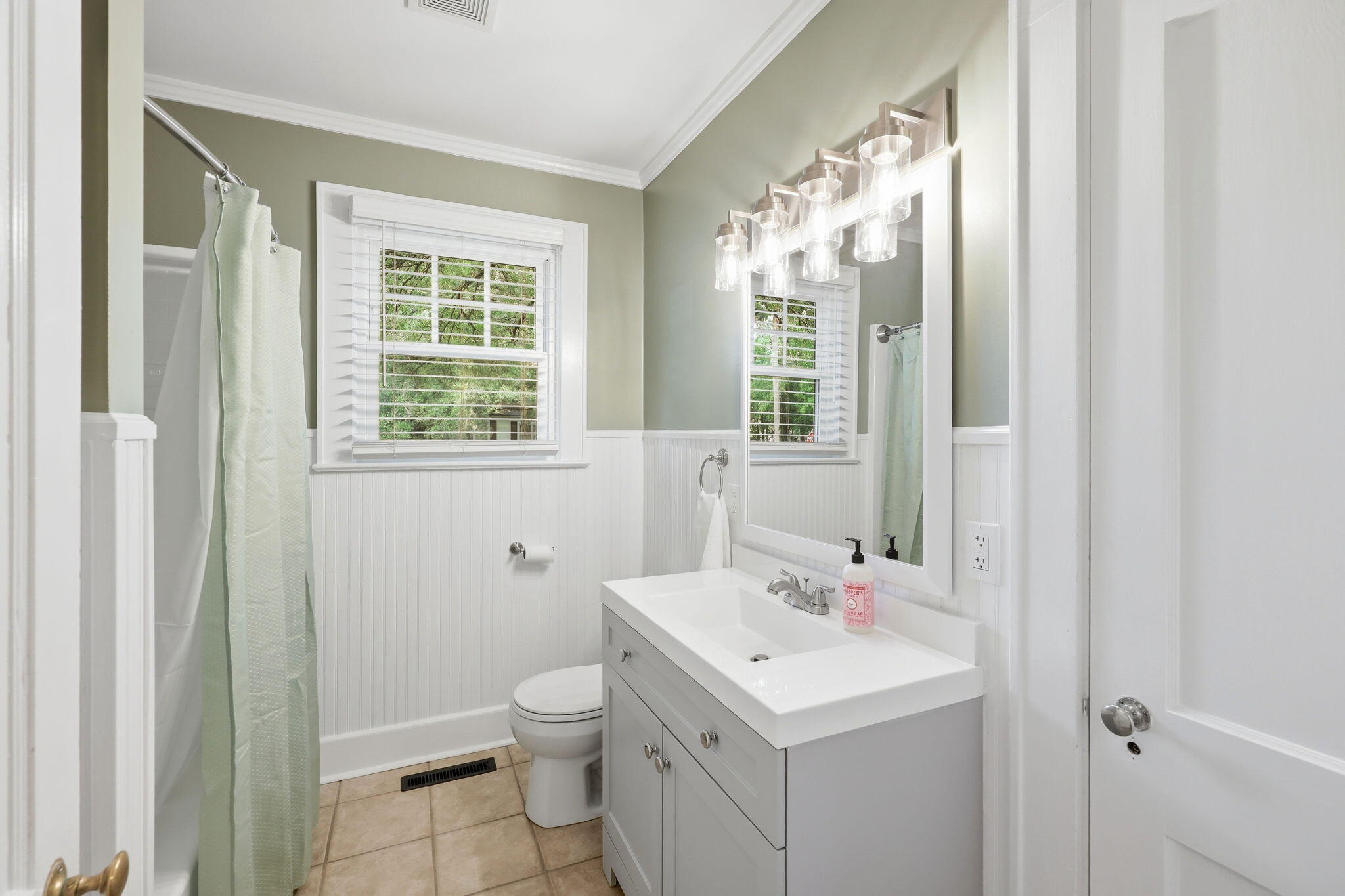 316 Klein Street Walterboro, SC 29488 - Photo 14 of 45 14-web-or-mls-470A6271