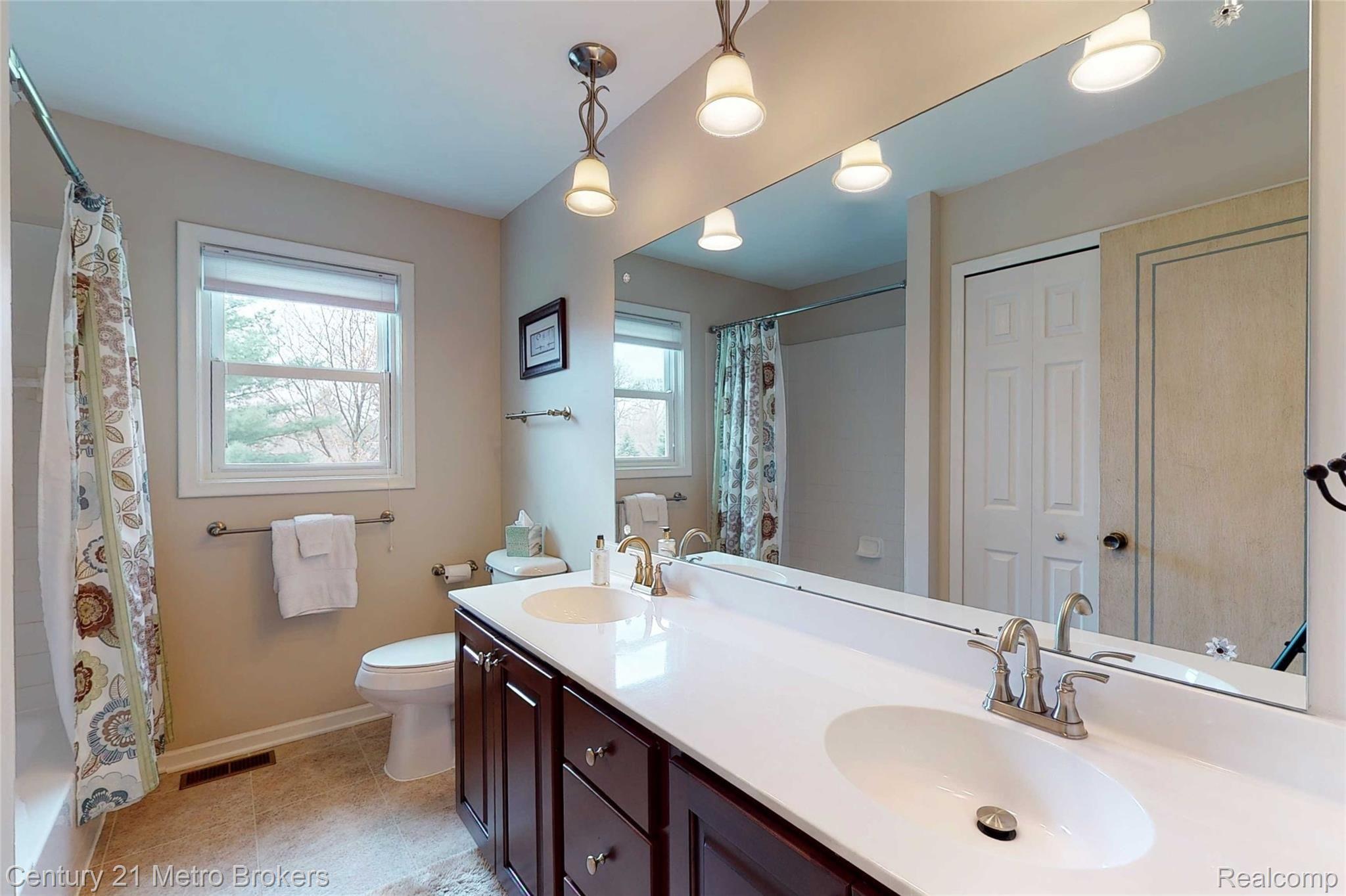 6160 Kings Scepter Road Grand Blanc, MI 48439 - Photo 18 of 55 6160-King-Scepter-Rd-Bathroom Upstairs.jpg