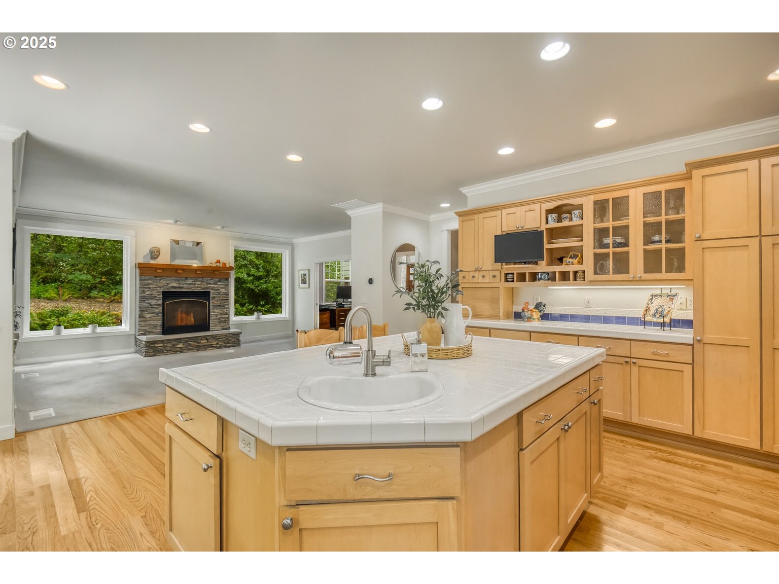 11540 Southwest 58th Court Portland, OR 97219 - Photo 8 of 33 a kitchen with a sink counter top space and appliances