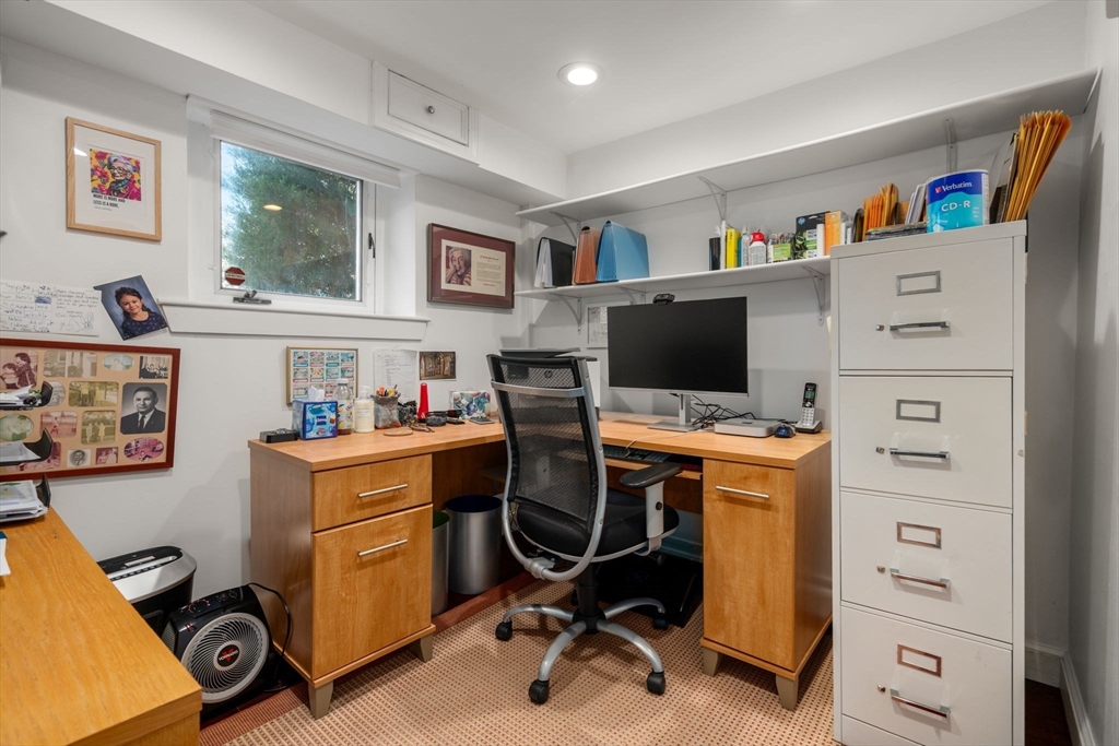 39 Hickory Cliff Road Newton, MA 02464 - Photo 21 of 28 Gallery Image 21