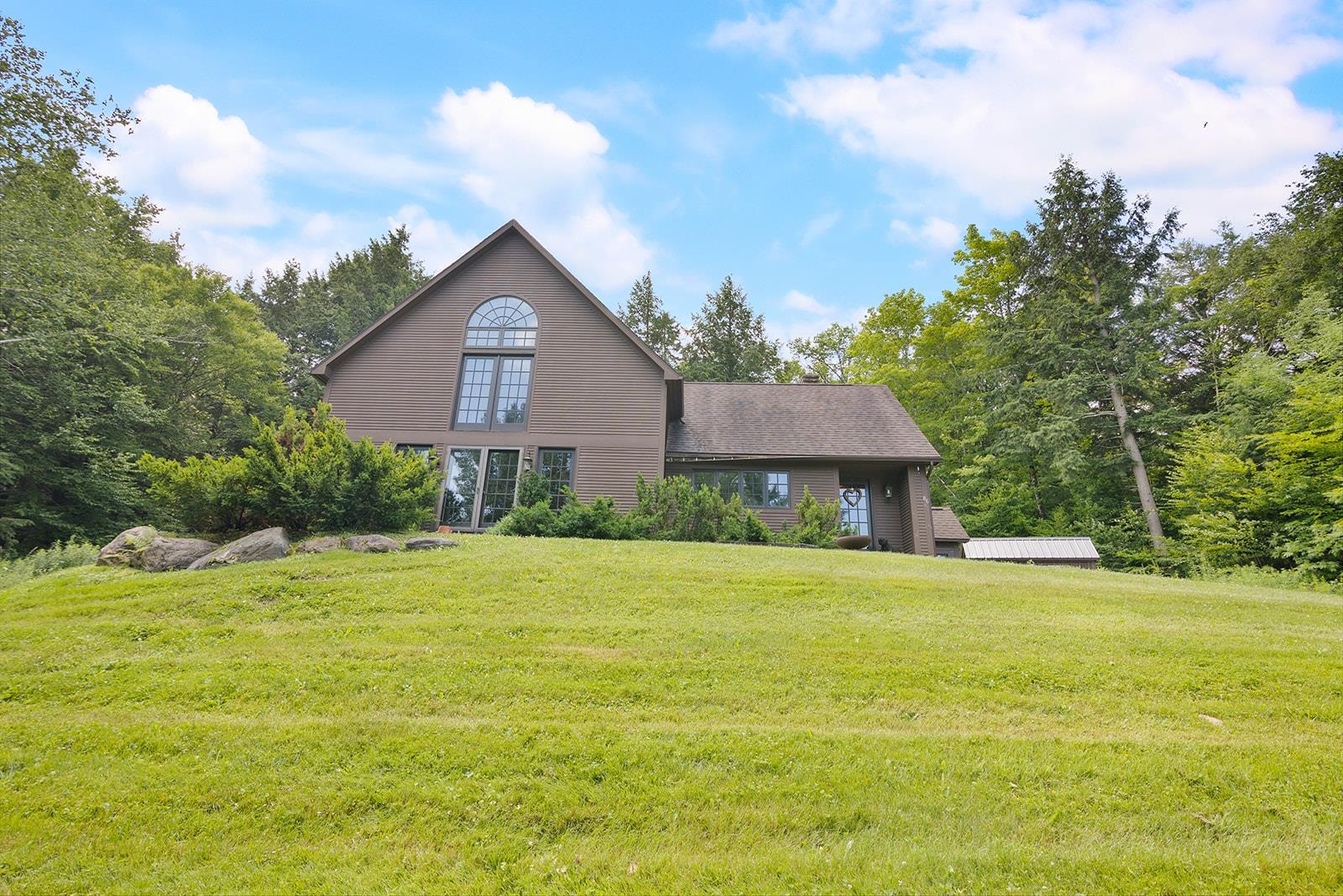 86 High Meadow Road Stowe, VT 05672 - Photo 2 of 60
