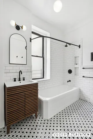 $750,000 | 70 Lenox Road, Unit 1E | Flatbush