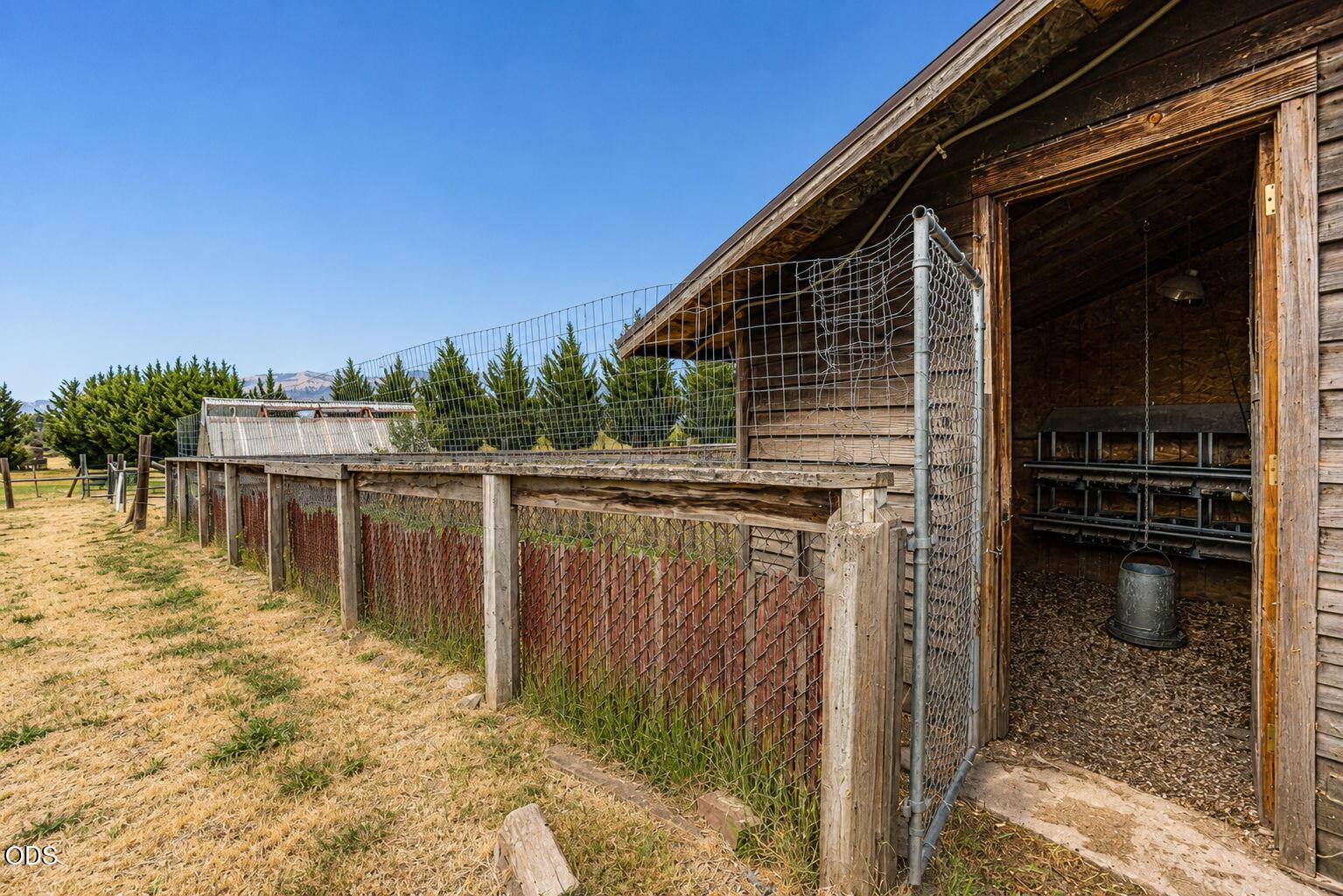 6085 Walden Lane Talent, OR 97540 - Photo 34 of 53