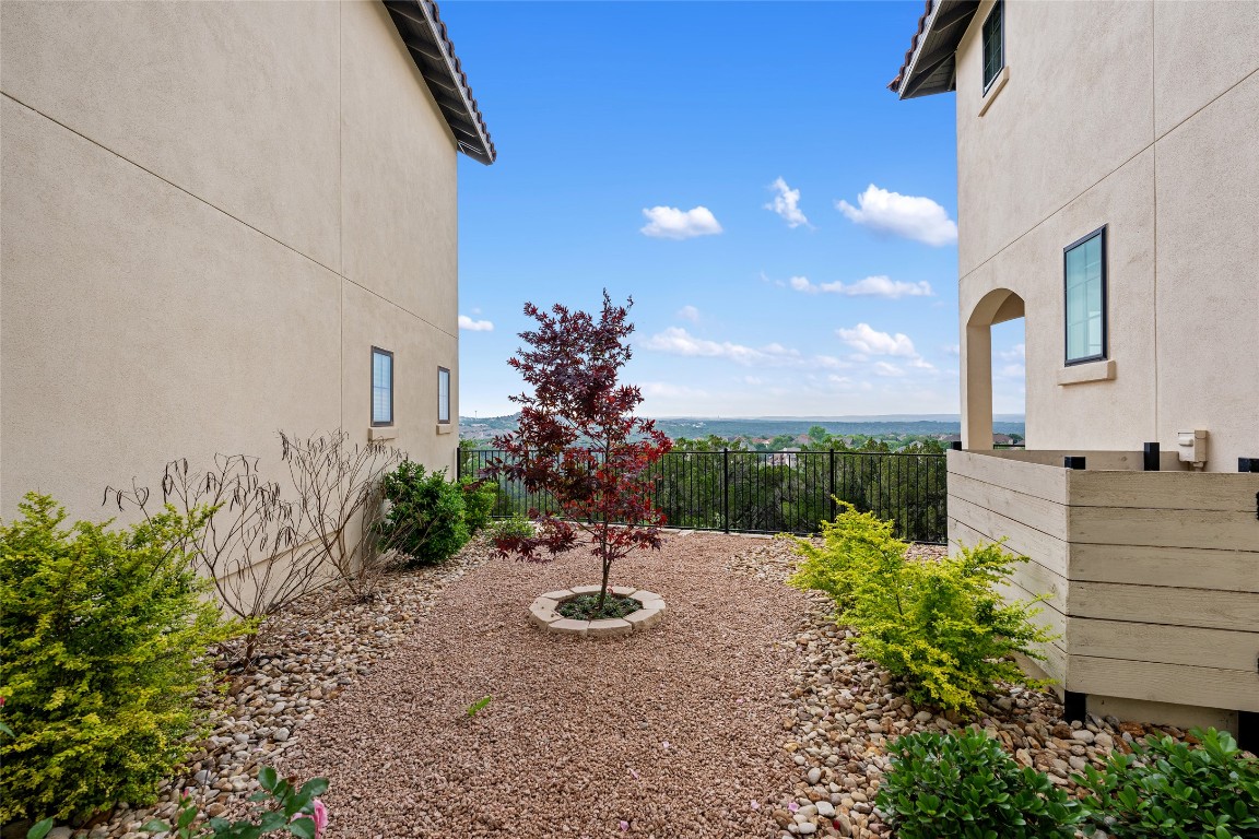 403 Rose Branch Way Austin, TX 78738 - Photo 31 of 35 Private side yard