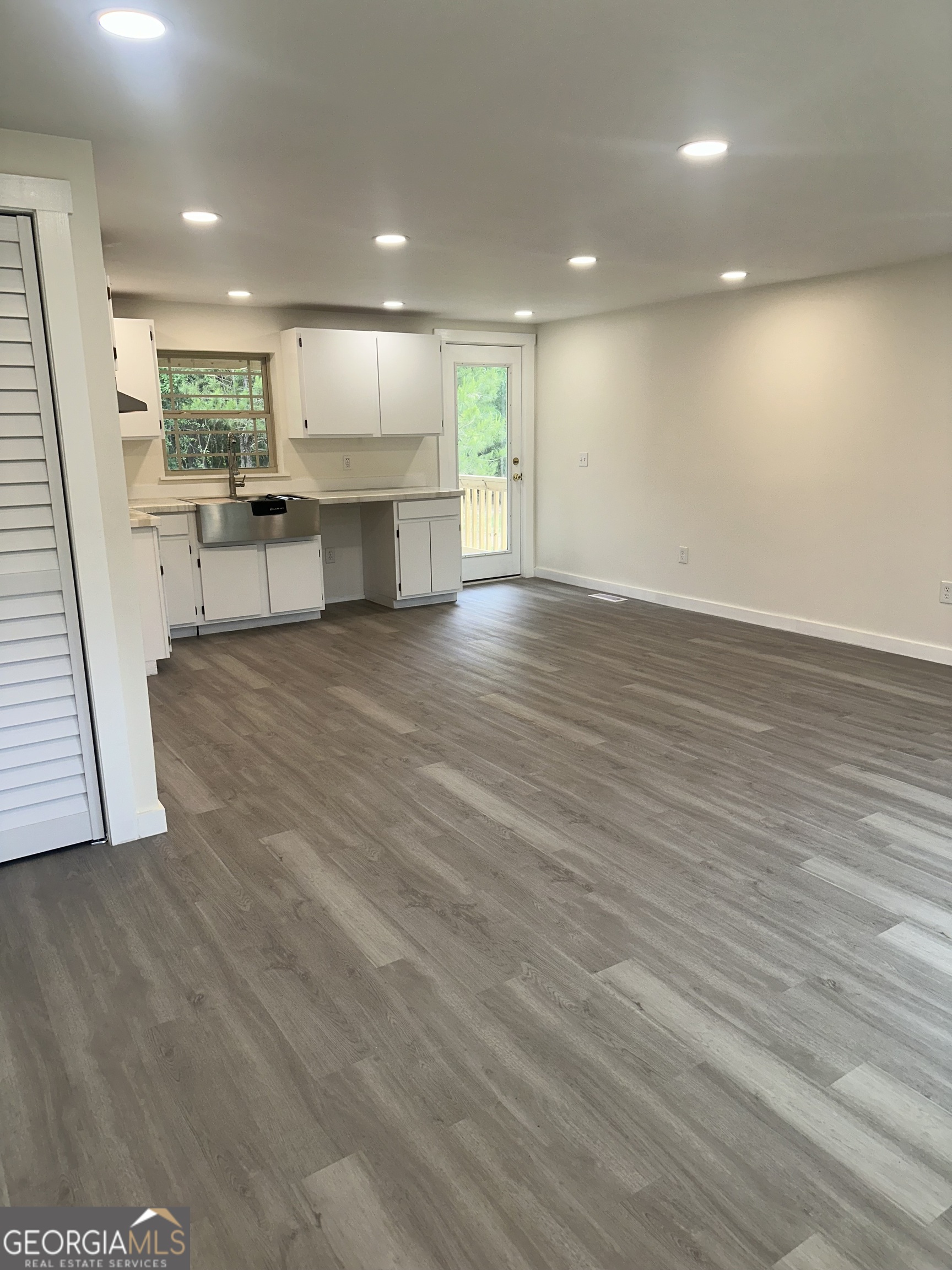 247 Mamie Graham Road East Dublin, GA 31027 - Photo 3 of 17