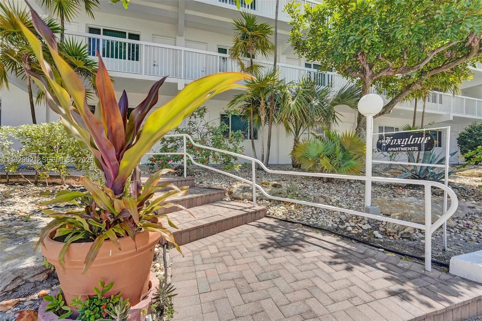 1801 South Surf Road, Unit 2A Hollywood, FL 33019 - Photo 27 of 32