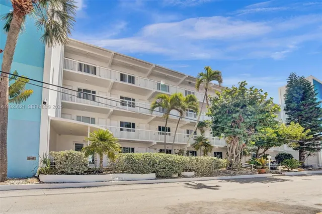 $459,000 | 1801 South Surf Road, Unit 2A, Hollywood, FL 33019