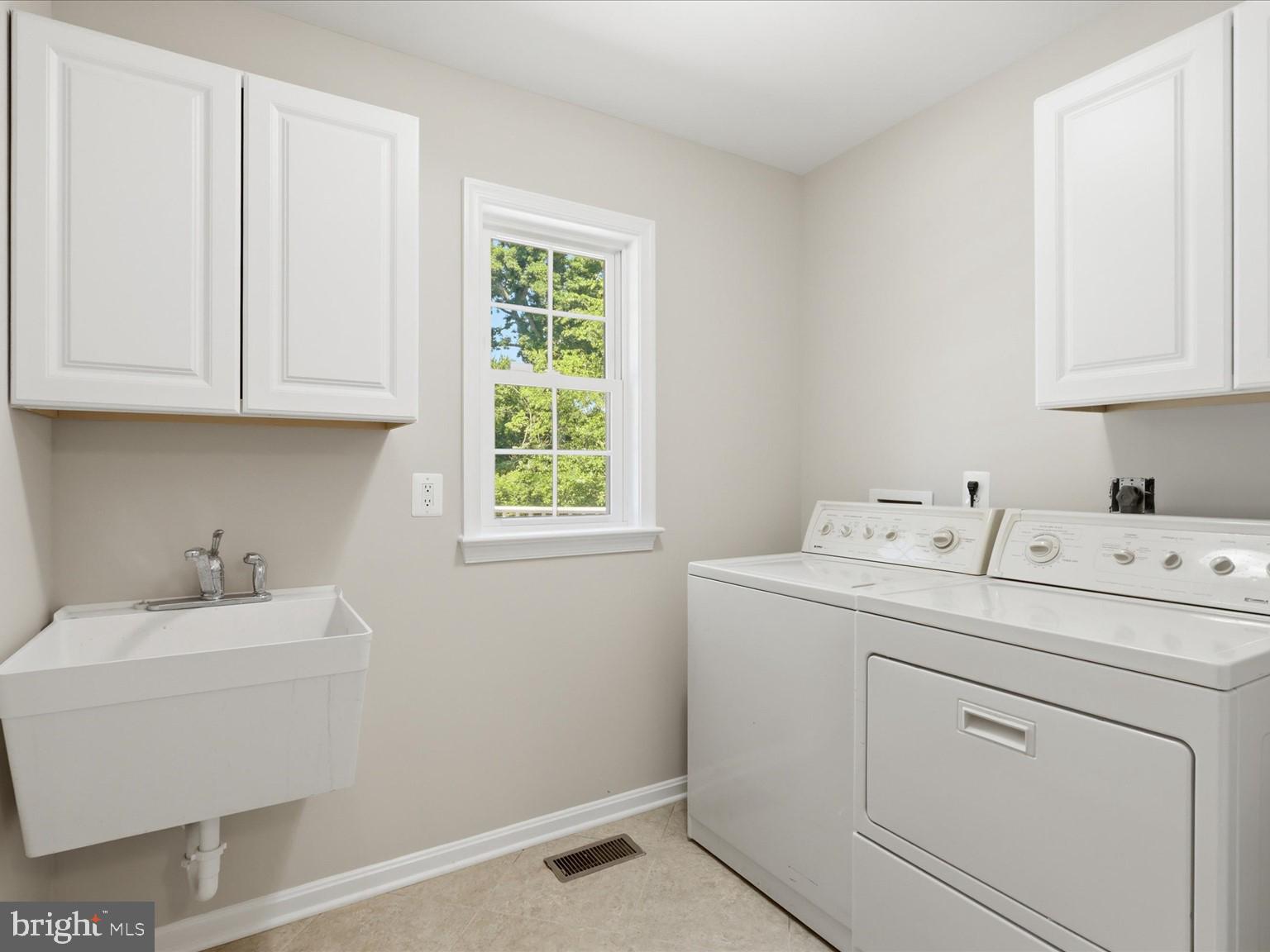 4410 Guinea Road Fairfax, VA 22032 - Photo 26 of 59 Laundry