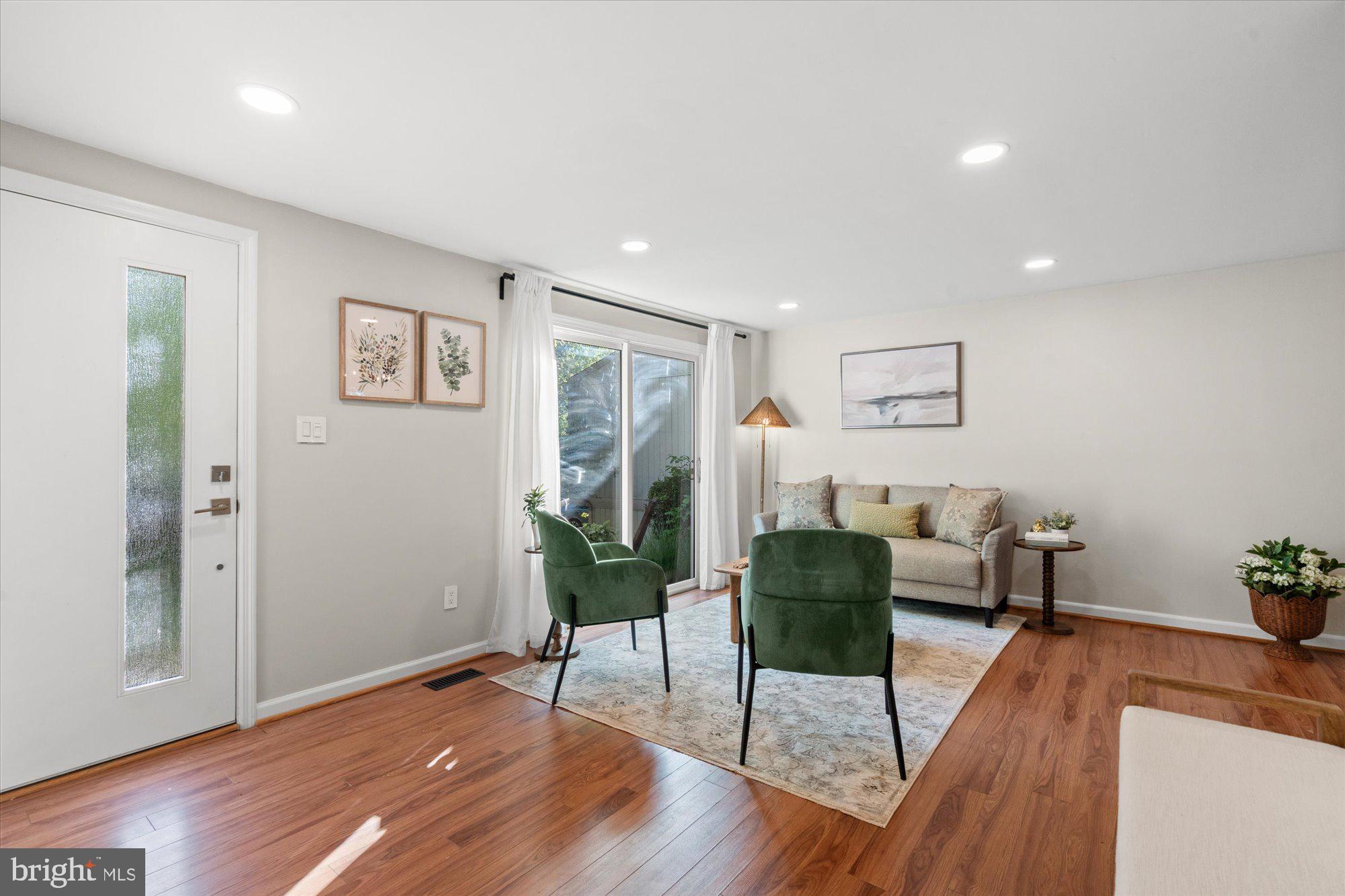 2228 Cocquina Drive Reston, VA 20191 - Photo 6 of 36
