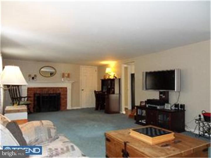 770 Center School Road Perkasie, PA 18944 - Photo 3 of 19 Living Room