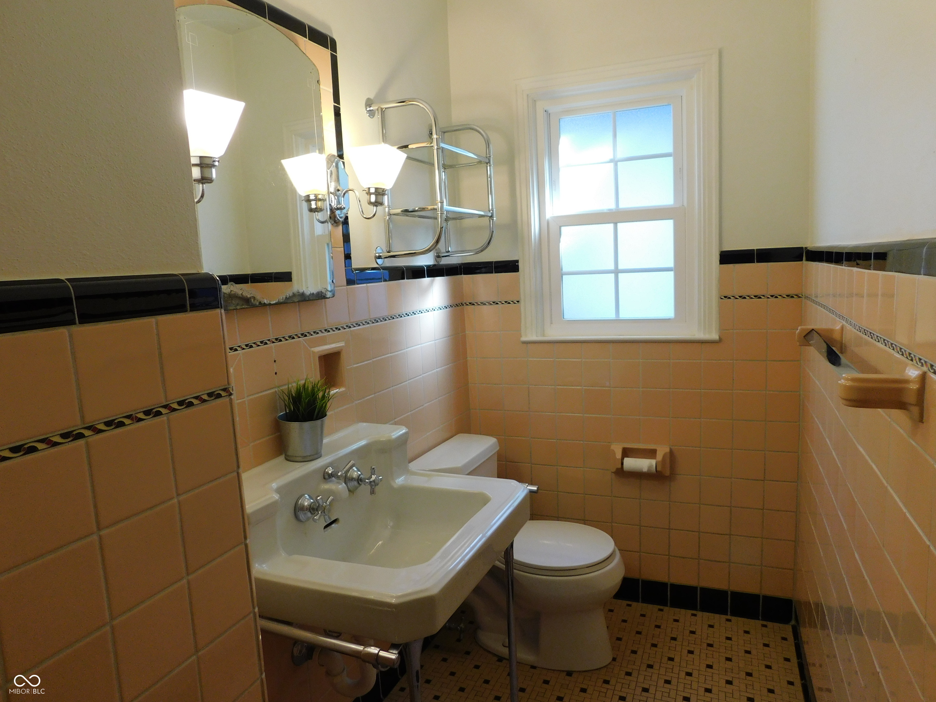 1725 Kessler Blvd E Drive Indianapolis, IN 46220 - Photo 24 of 36