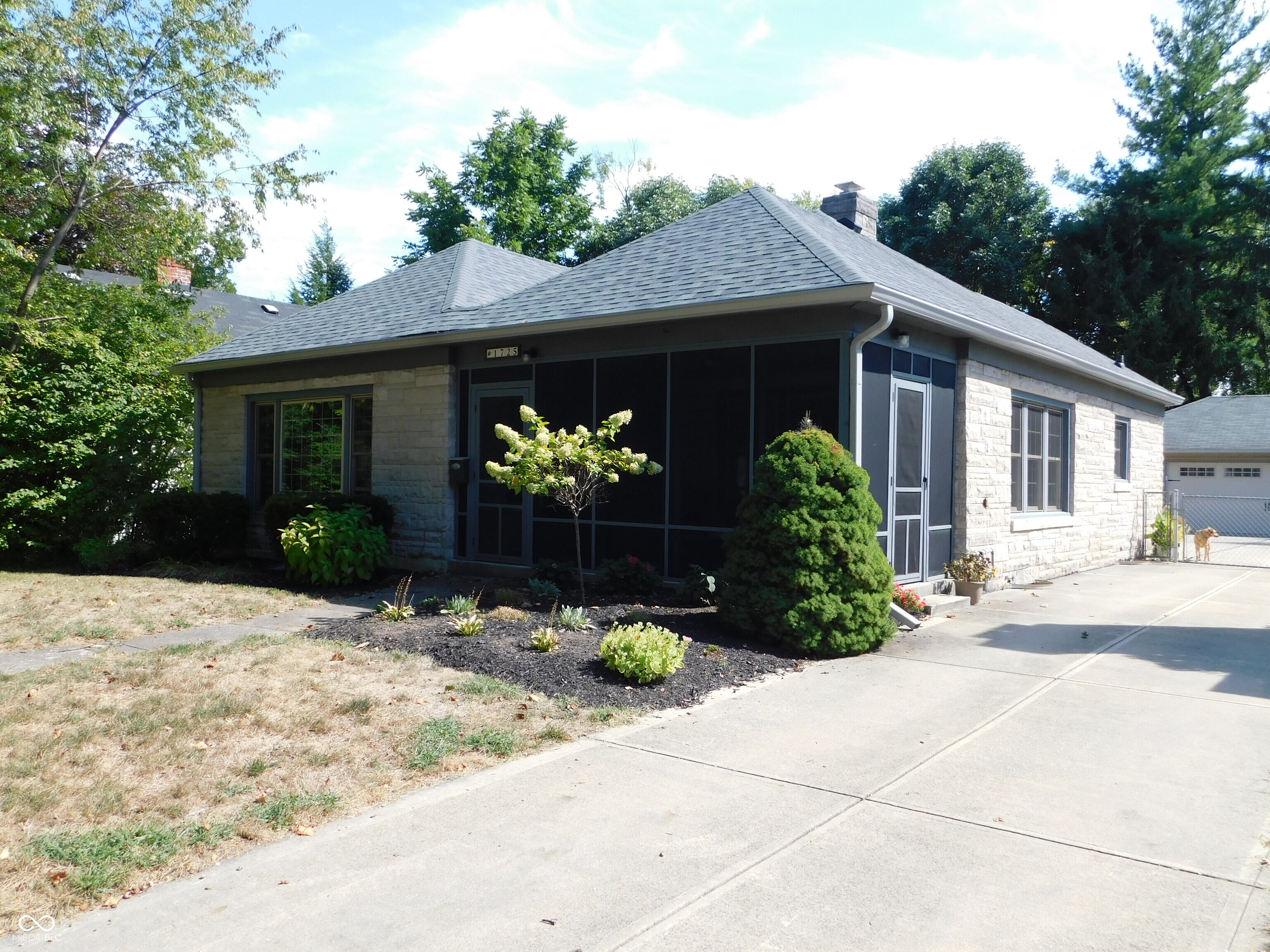 1725 Kessler Blvd E Drive Indianapolis, IN 46220 - Photo 3 of 36