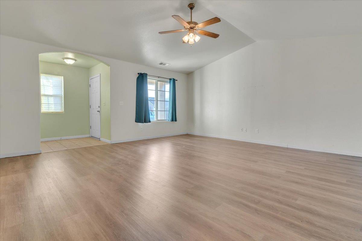 400 East Carpenter Avenue Reedley, CA 93654 - Photo 9 of 33 Gallery Image 9