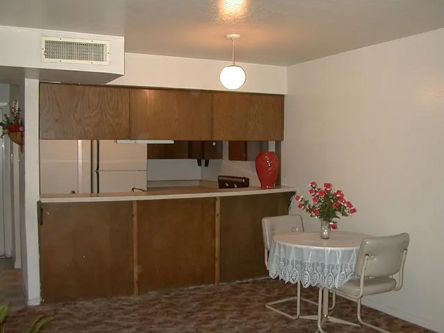 $515 | 704 West Corral Avenue, Kingsville, TX 78363