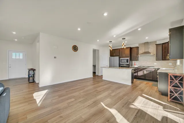 $694,900 | 1007 Kessler Drive, Mundelein, IL 60060