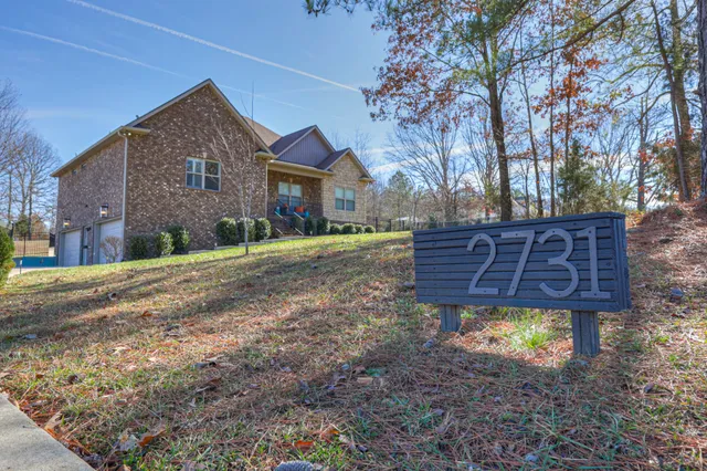 $625,000 | 2731 West County Farm Road, Springfield, TN 37172
