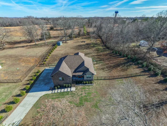 $625,000 | 2731 West County Farm Road, Springfield, TN 37172