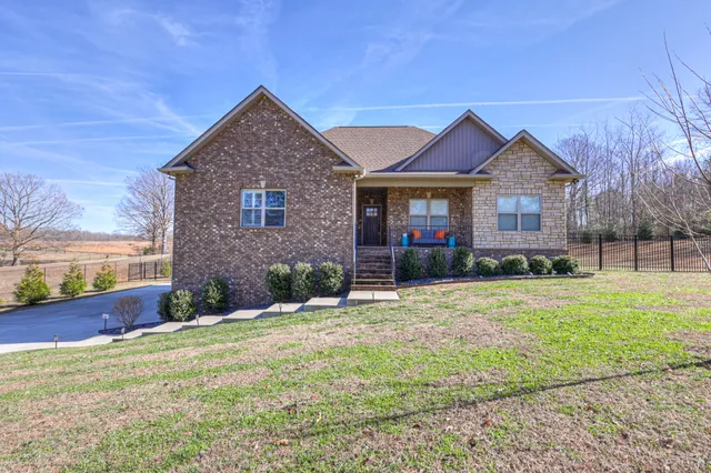 $625,000 | 2731 West County Farm Road, Springfield, TN 37172