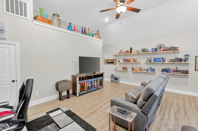 $625,000 | 2731 West County Farm Road, Springfield, TN 37172