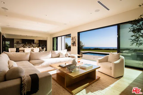 $11,000,000 | 5811 Murphy Way, Malibu, CA 90265