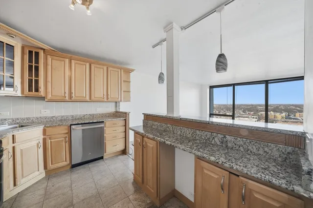 $245,000 | 5445 North Sheridan Road, Unit 1603, Chicago, IL 60640