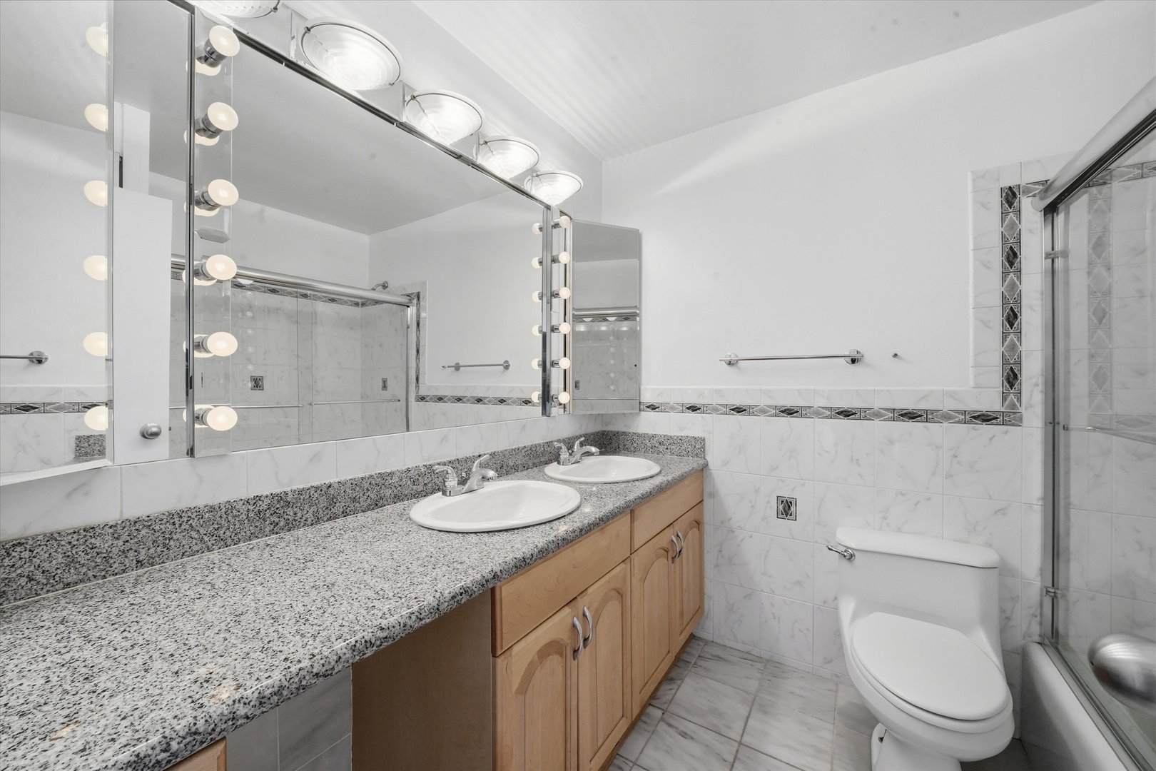 5445 North Sheridan Road, Unit 1603 Chicago, IL 60640 - Photo 14 of 21