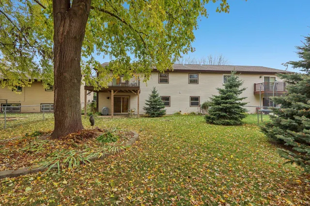 $395,000 | 1006 South Division Street, Waunakee, WI 53597