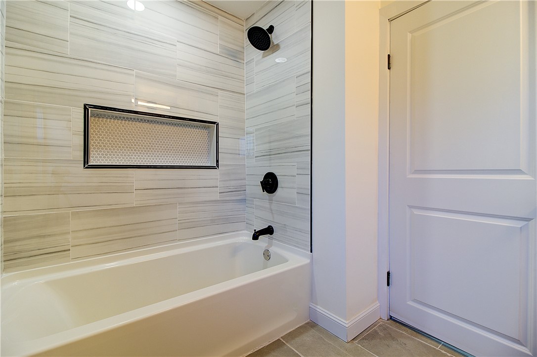 236 Pequot Avenue Warwick, RI 02889 - Photo 6 of 38