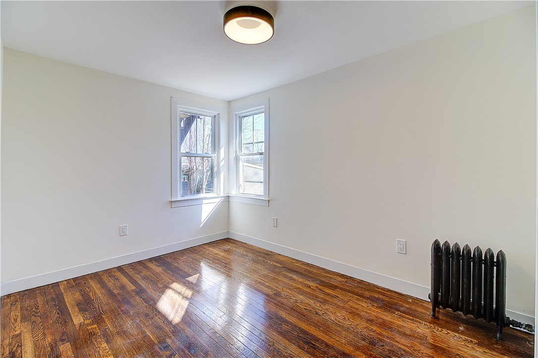 236 Pequot Avenue Warwick, RI 02889 - Photo 7 of 38