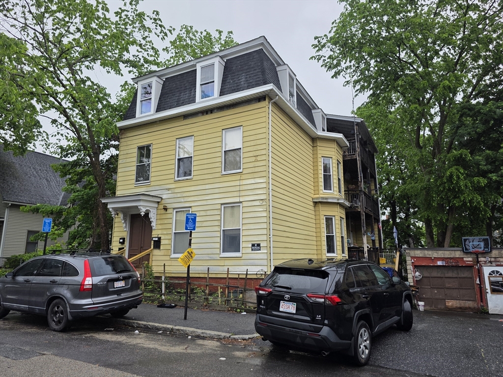 4 Home Street Worcester, MA 01609 - Photo 3 of 20