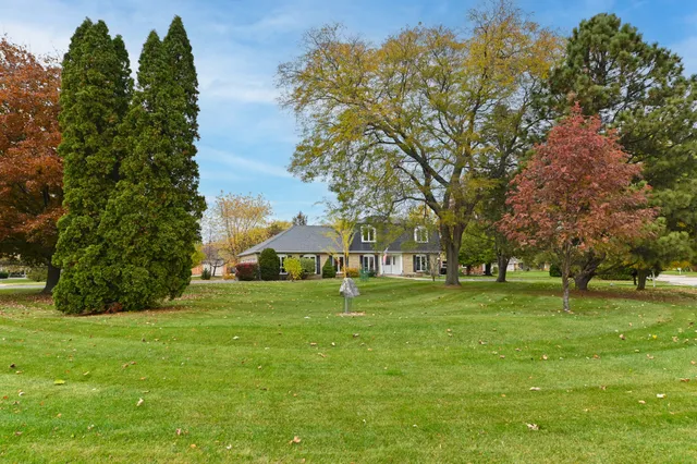 $675,000 | 3285 Old Lantern Drive, Brookfield, WI 53005