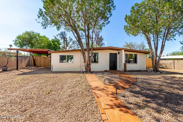 $292,500 | 4020 East 27th Street, Tucson, AZ 85711
