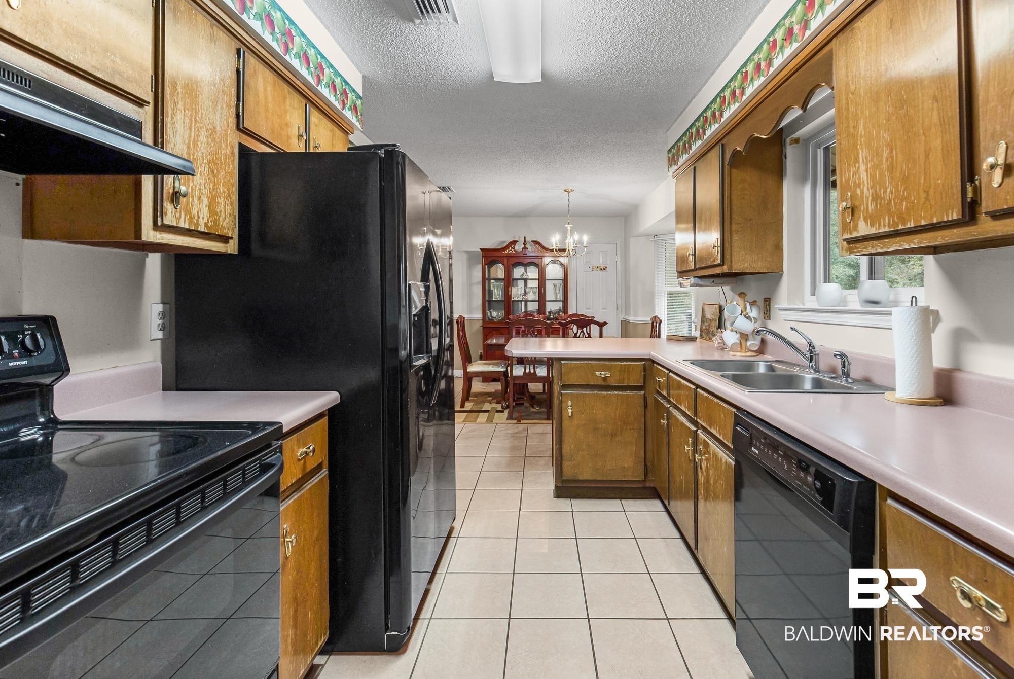 7345 Spaceview Drive Saraland, AL 36571 - Photo 10 of 22 Kitchen